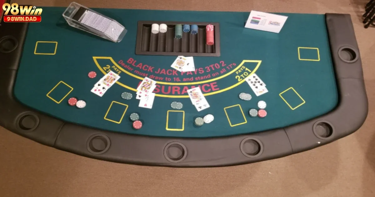 Tìm Hiểu Các Loại Cược Trong Blackjack Phổ Biến Tại 98Win 4 Dùng bảo hiểm cá cược để giảm thiểu rủi ro thua lỗ